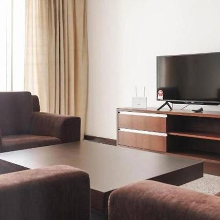 Bay Resort Condominium 3-Bedrooms With Swimming Pool Near The Seaside Miri Extérieur photo